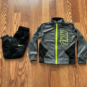 Nike athletic set, size 2T